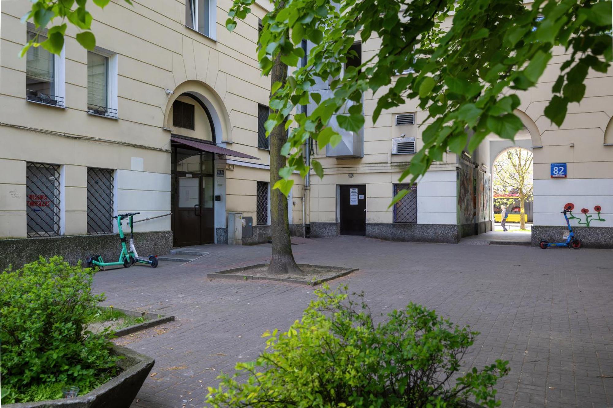 J&W Apartments Studio Solidarnosci ワルシャワ エクステリア 写真