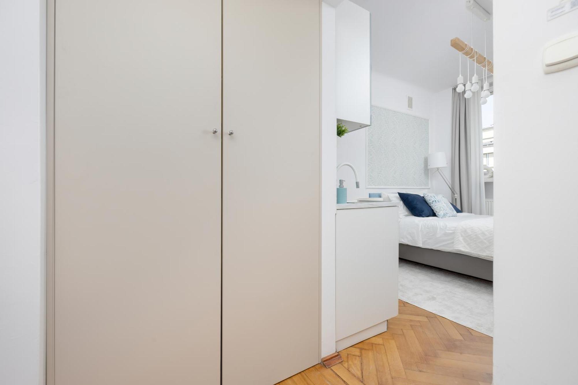 J&W Apartments Studio Solidarnosci ワルシャワ エクステリア 写真